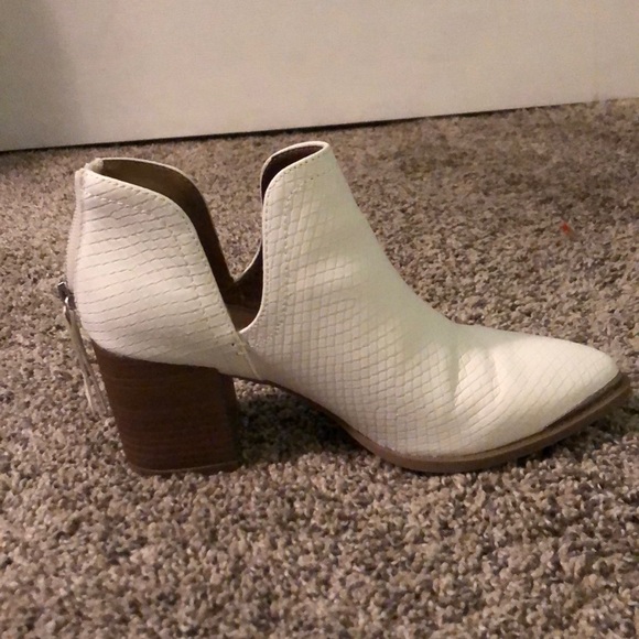 Worn once - Picture 3 of 3